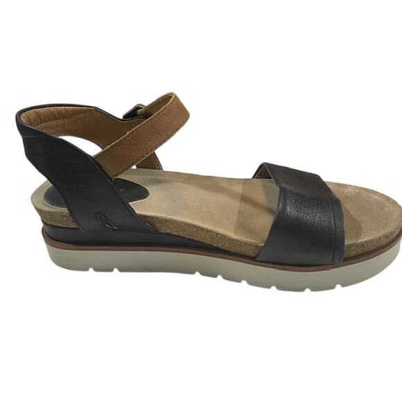 Josef Seibel women's "Clea 01" leather sandals w/backstrap. - Picture 3 of 11